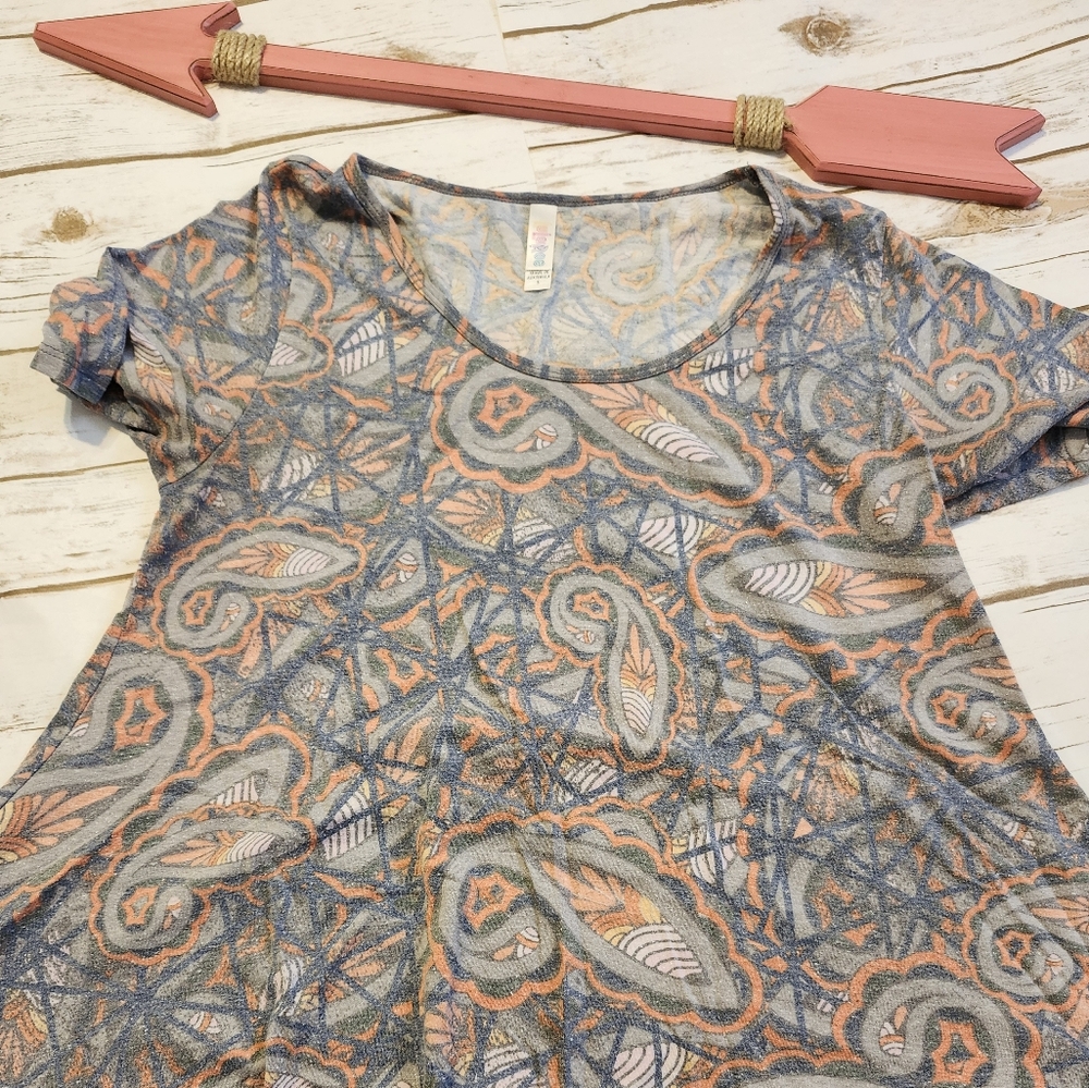 LuLaRoe Short Sleeve Top in Blue and Orange Paisley Pattern Small Perfect T